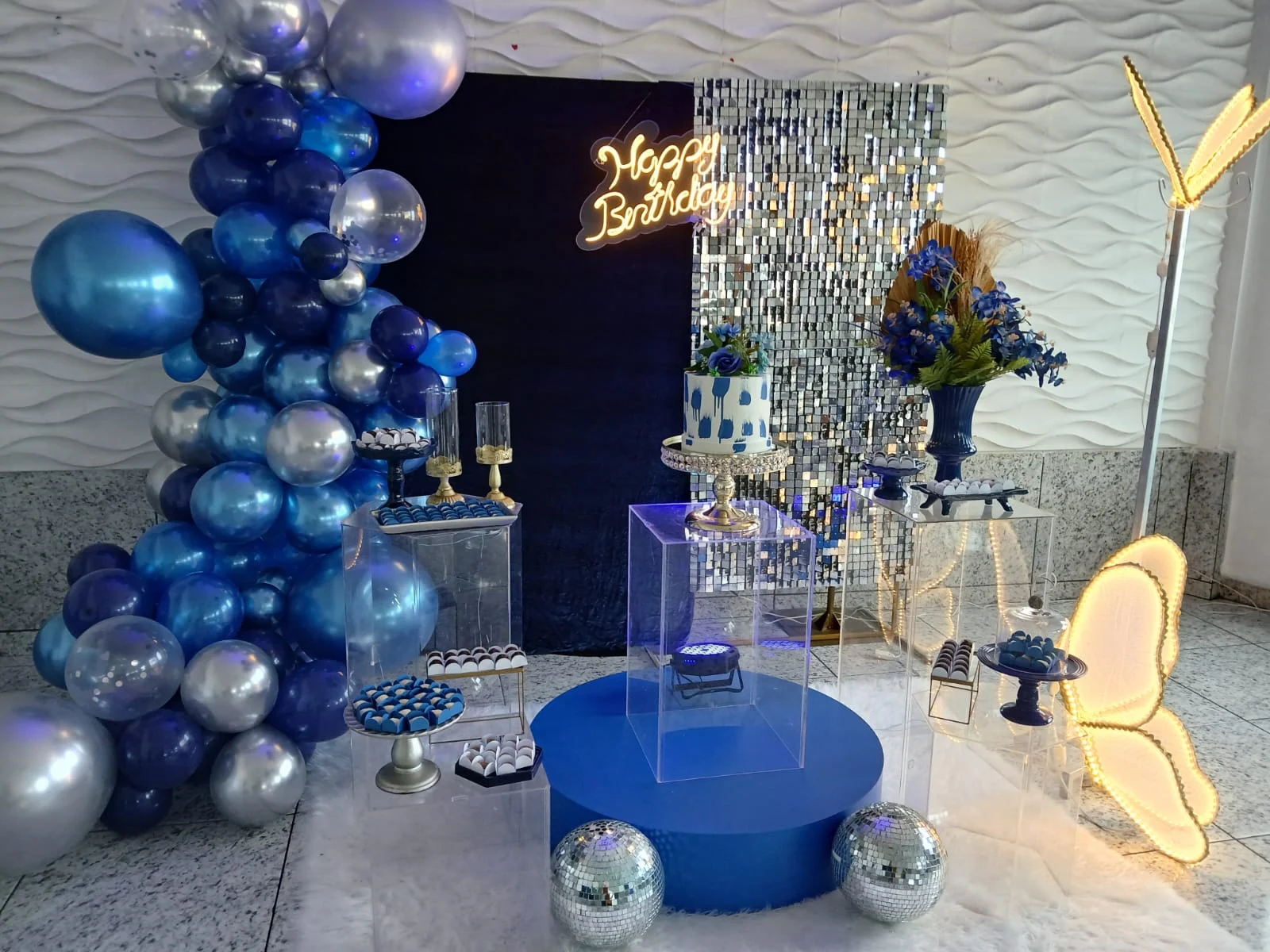 Brilho e tons de azul